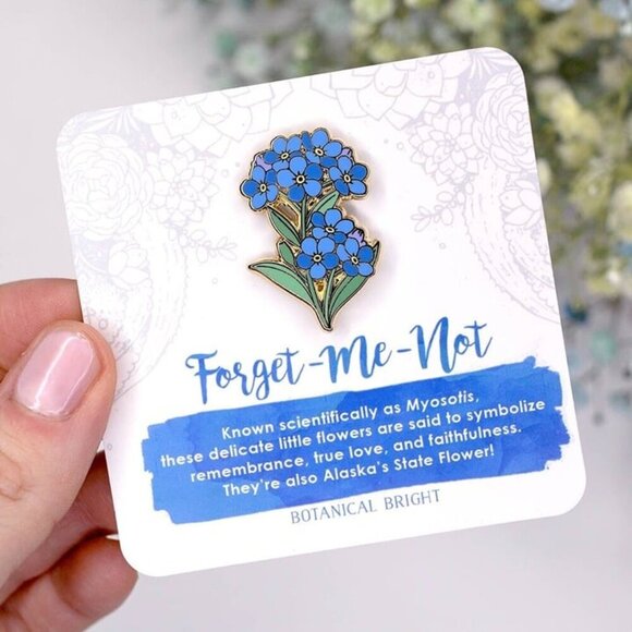 Forget-Me-Not Enamel Pin - Alaska State Flower Nature Jewelry & Brooch - Picture 2 of 2